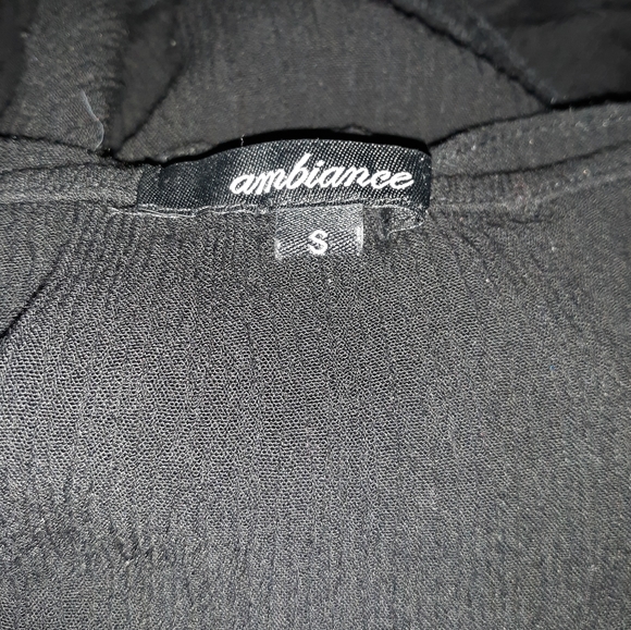 Ambiance- Off the shoulder crop top - Picture 2 of 2